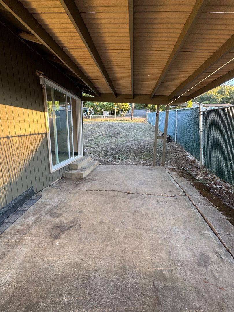 House for rent at 1068 Pilger St, Roseburg, OR 97471