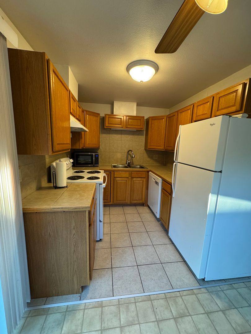 House for rent at 1068 Pilger St, Roseburg, OR 97471