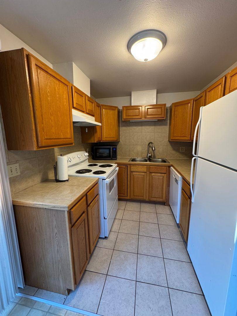House for rent at 1068 Pilger St, Roseburg, OR 97471