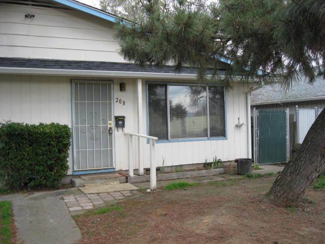 Apartment for rent at 208 210 Haven St, Medford, OR 97501