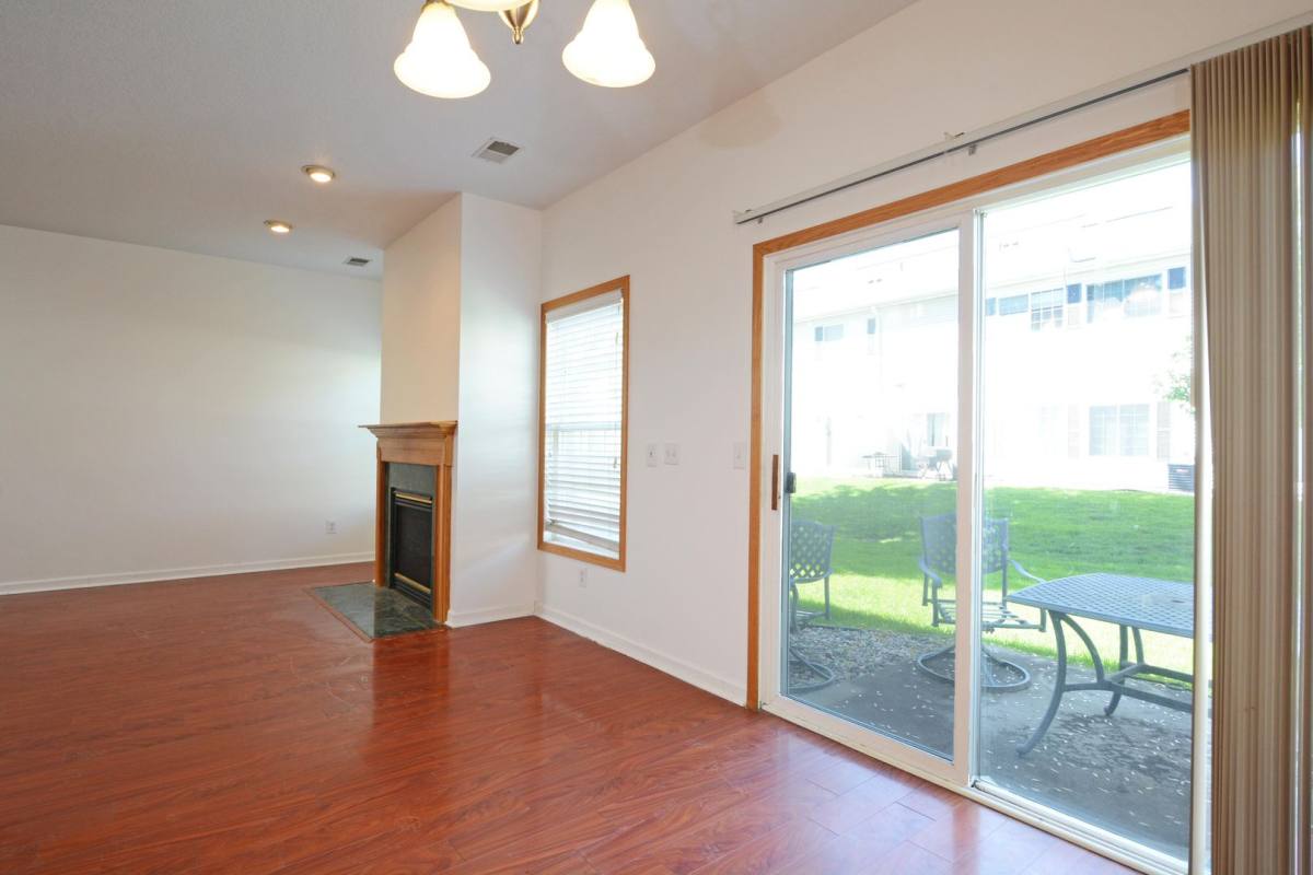 Townhouse for rent at 1475 Yorkshire Lane, Shakopee, MN 55379