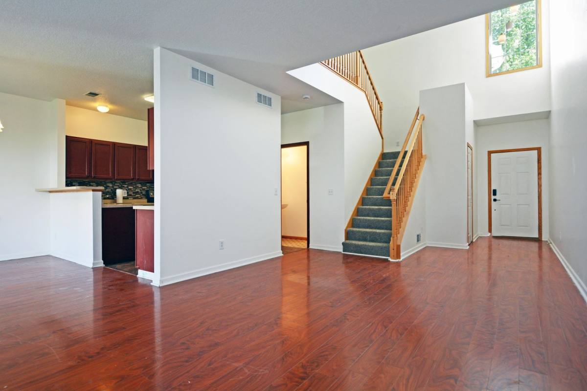 Townhouse for rent at 1475 Yorkshire Lane, Shakopee, MN 55379