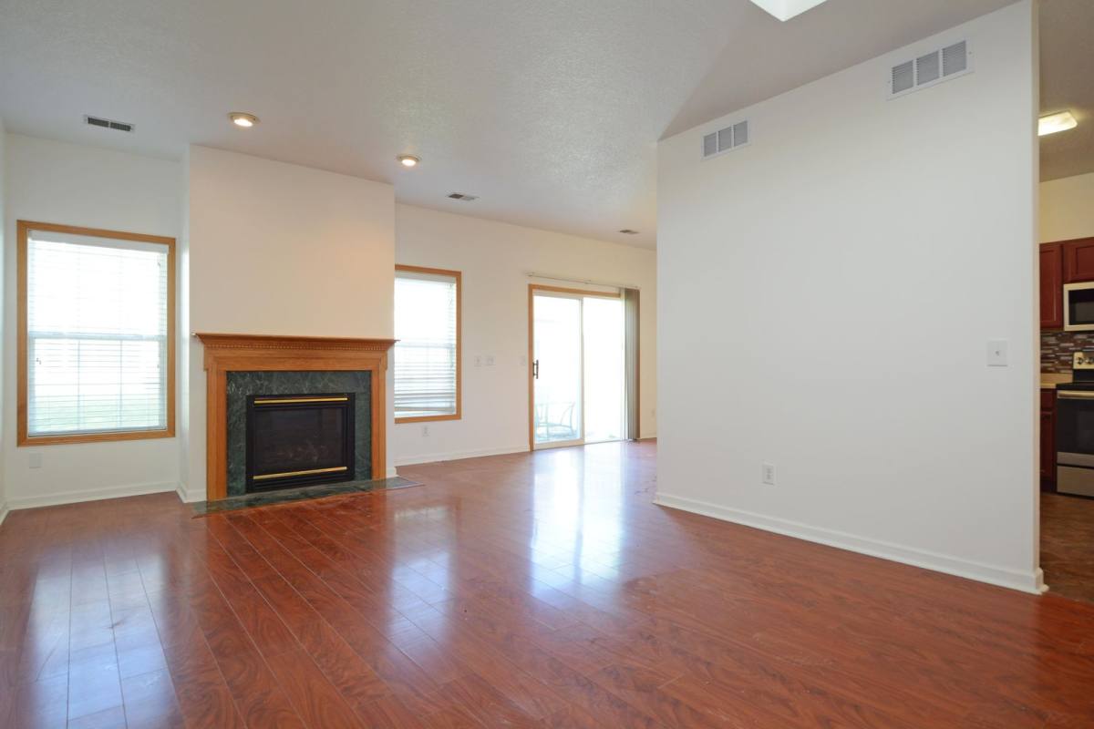 Townhouse for rent at 1475 Yorkshire Lane, Shakopee, MN 55379
