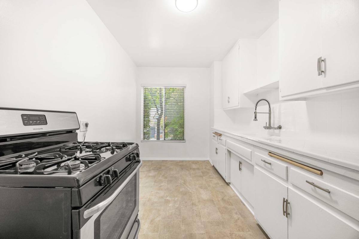 Apartment for rent at 1737 N Orange Dr, Los Angeles, CA 90028