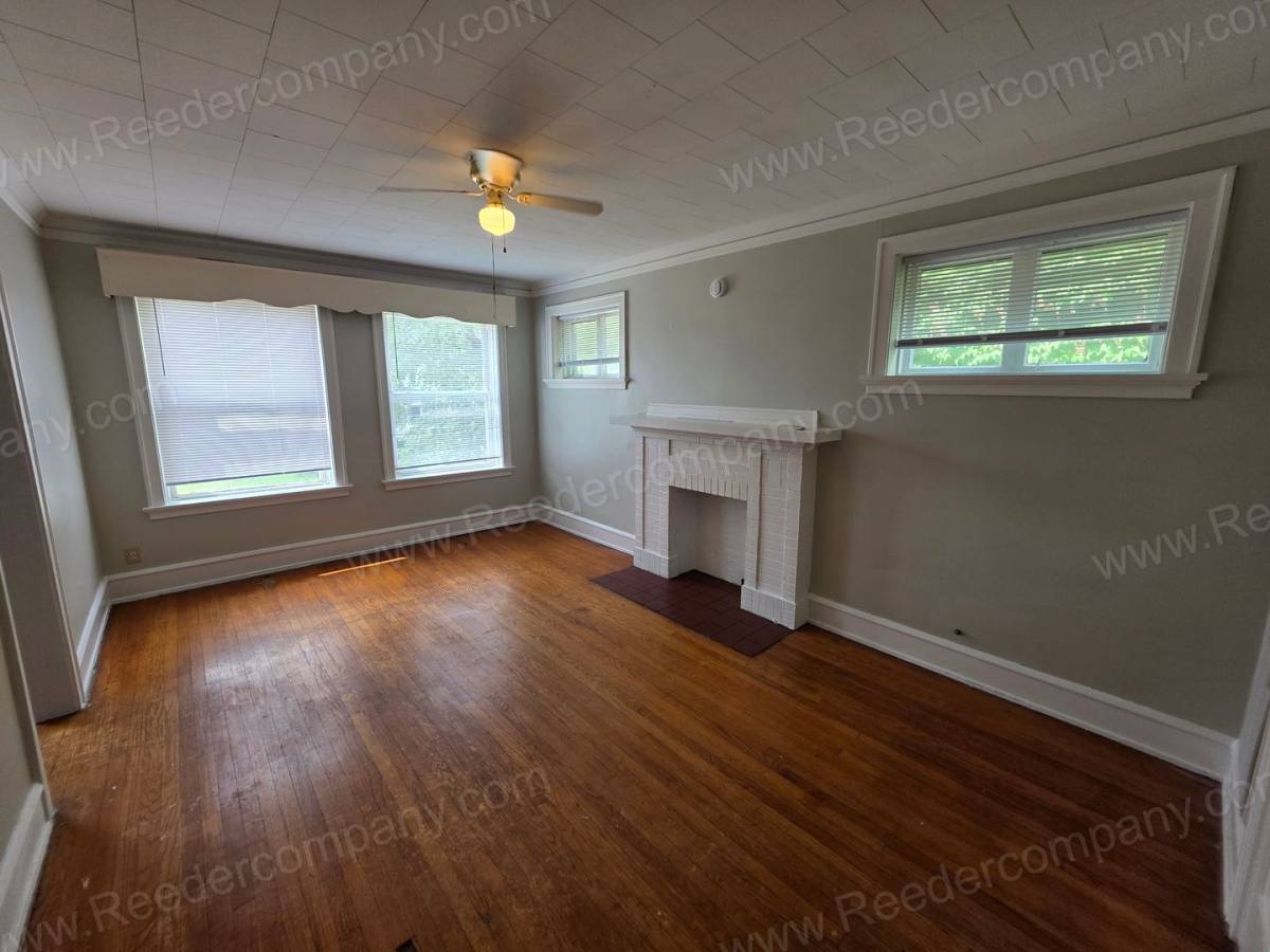 Apartment for rent at 51-53 Elizabeth St, Hammond, IN 46320