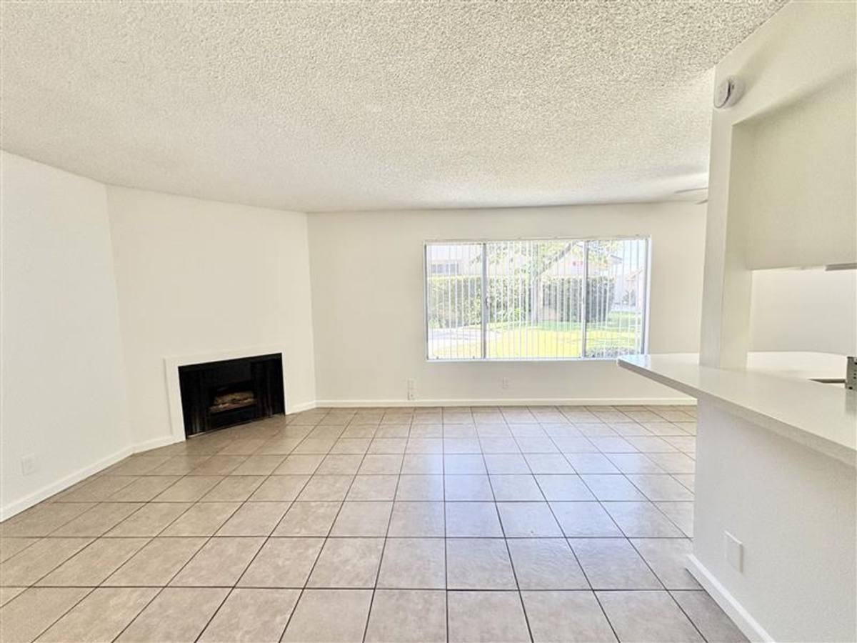 Apartment for rent at 2863 W Ball Rd, Anaheim, CA 92804