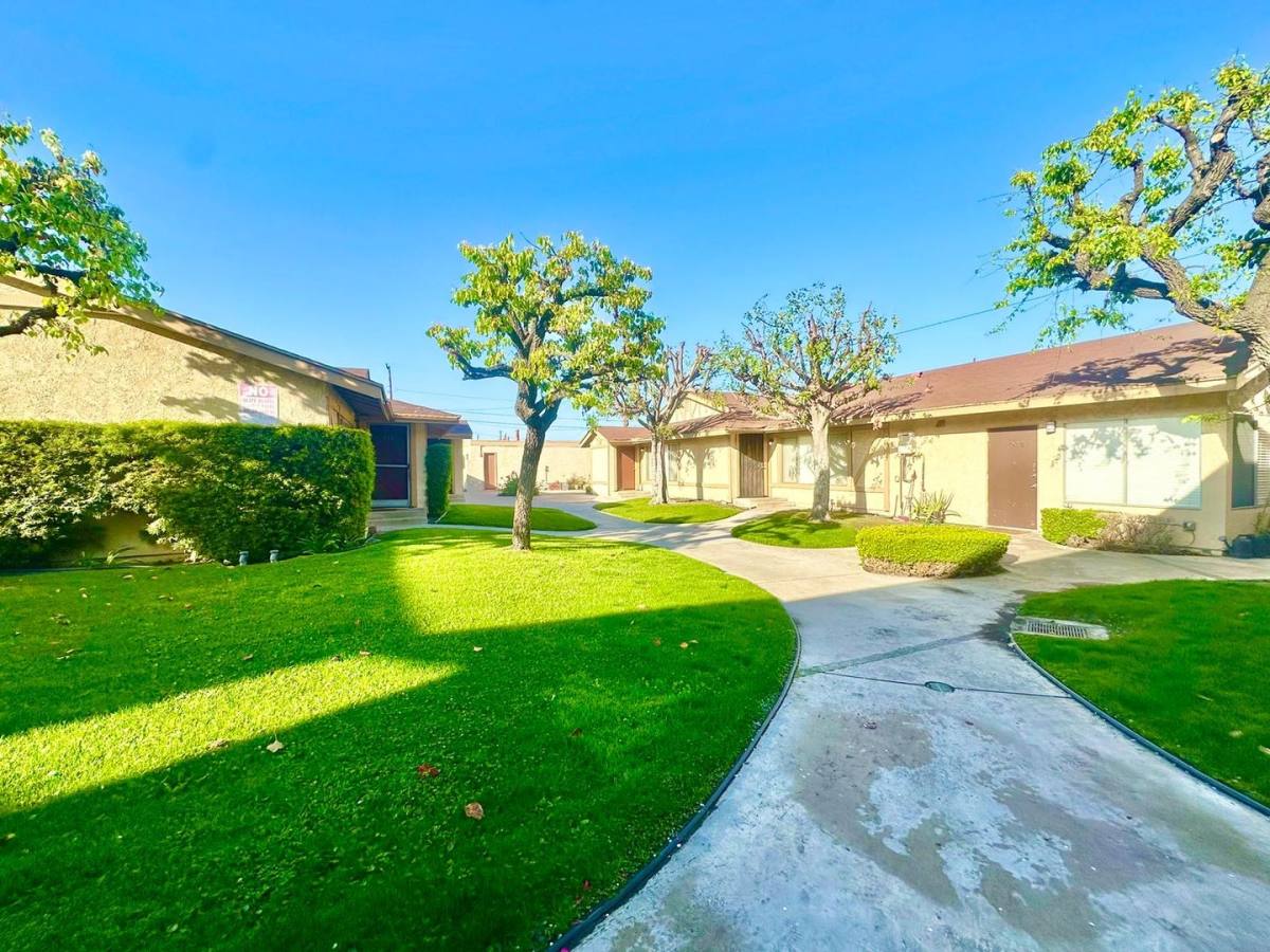 Apartment for rent at 2863 W Ball Rd, Anaheim, CA 92804