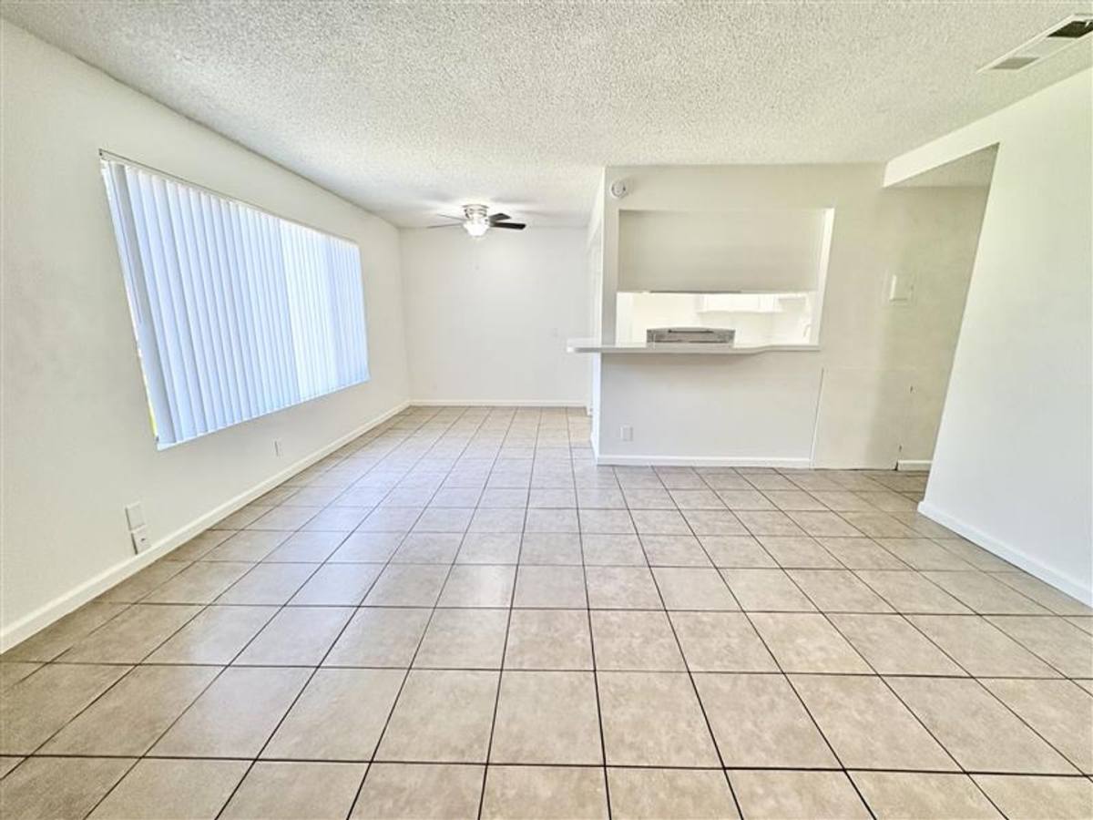 Apartment for rent at 2863 W Ball Rd, Anaheim, CA 92804