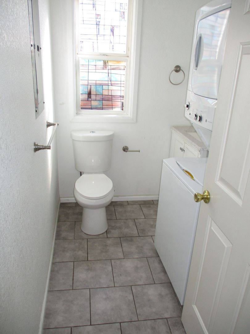 Apartment for rent at 1885, 1887, 1889, 1891 Medart Lane, Grants Pass, OR 97527
