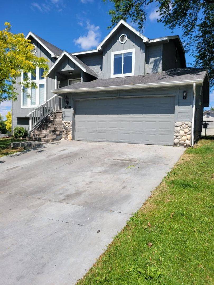 House for rent at 3200 Robinhood Loop, Nampa, ID 83687