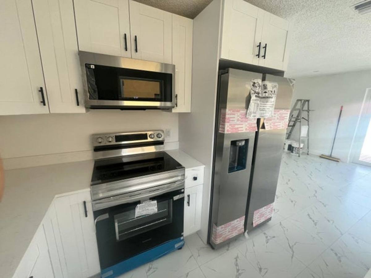 House for rent at 2747 Summit Blvd, West Palm Beach, FL 33406