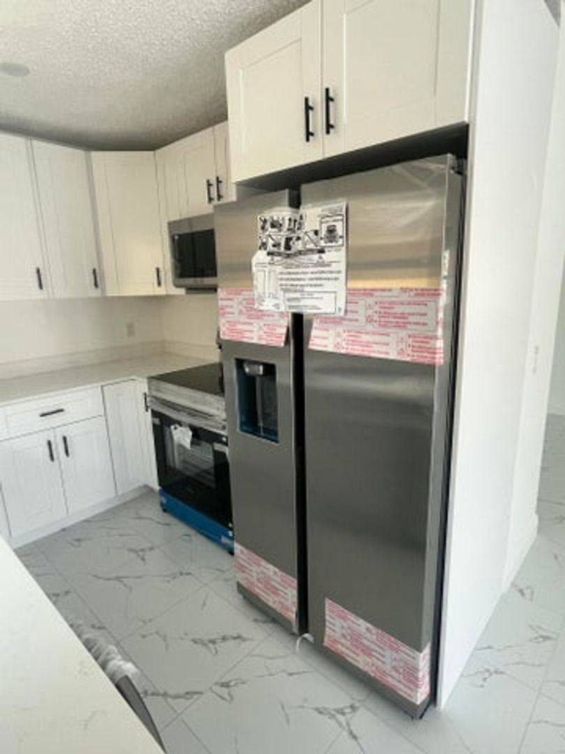 House for rent at 2747 Summit Blvd, West Palm Beach, FL 33406