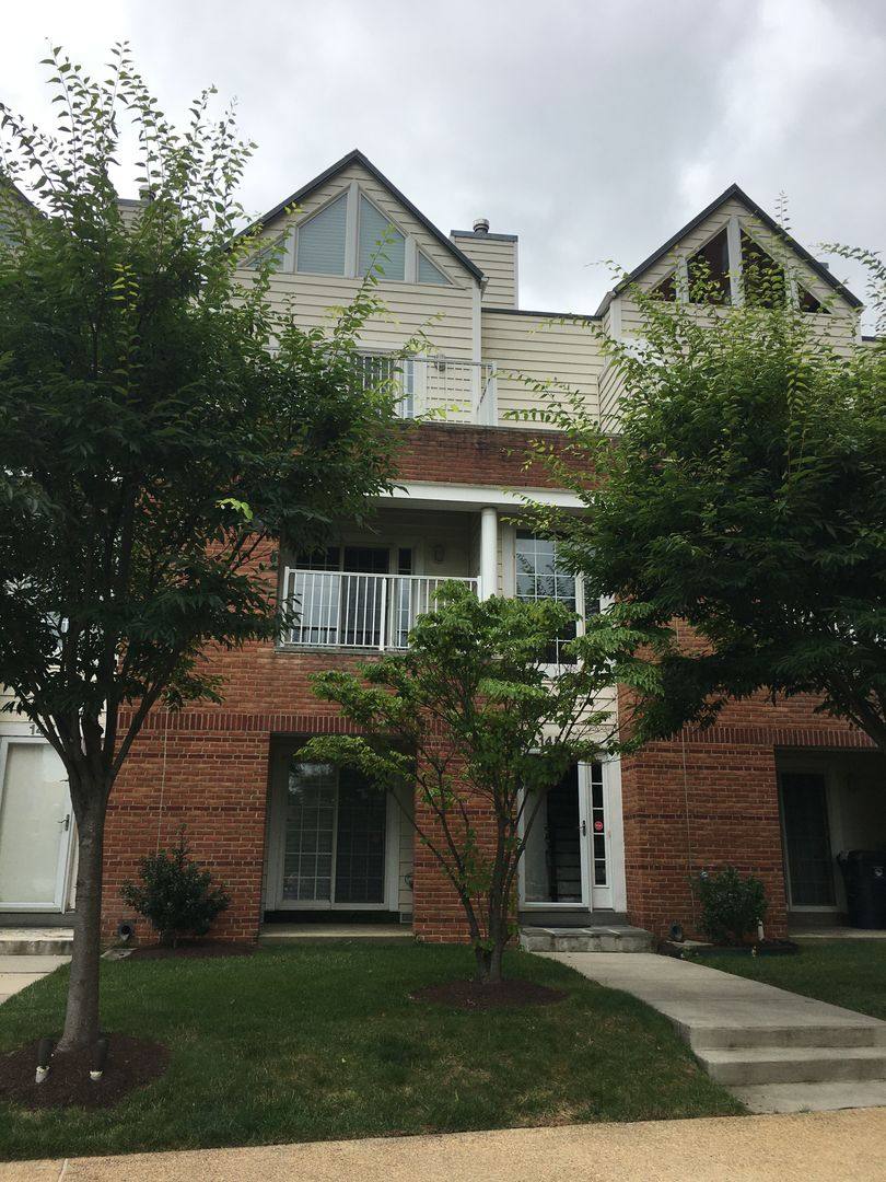 Townhouse for rent at 145 Christina Landing Dr, Wilmington, DE 19801
