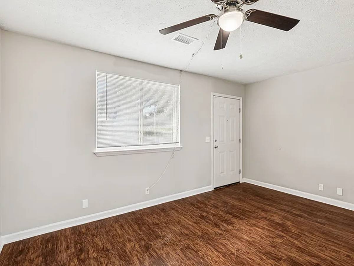 Townhouse for rent at 1200 Wh Davis Dr, Nashville, TN 37208