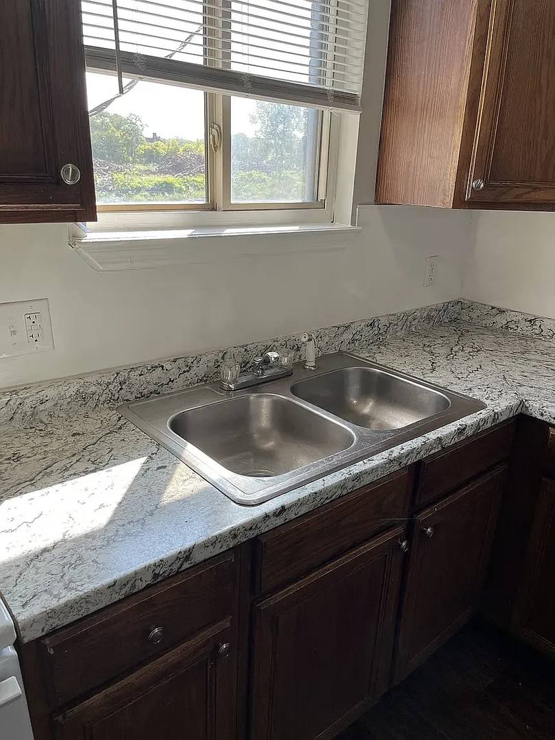 Townhouse for rent at 1200 Wh Davis Dr, Nashville, TN 37208