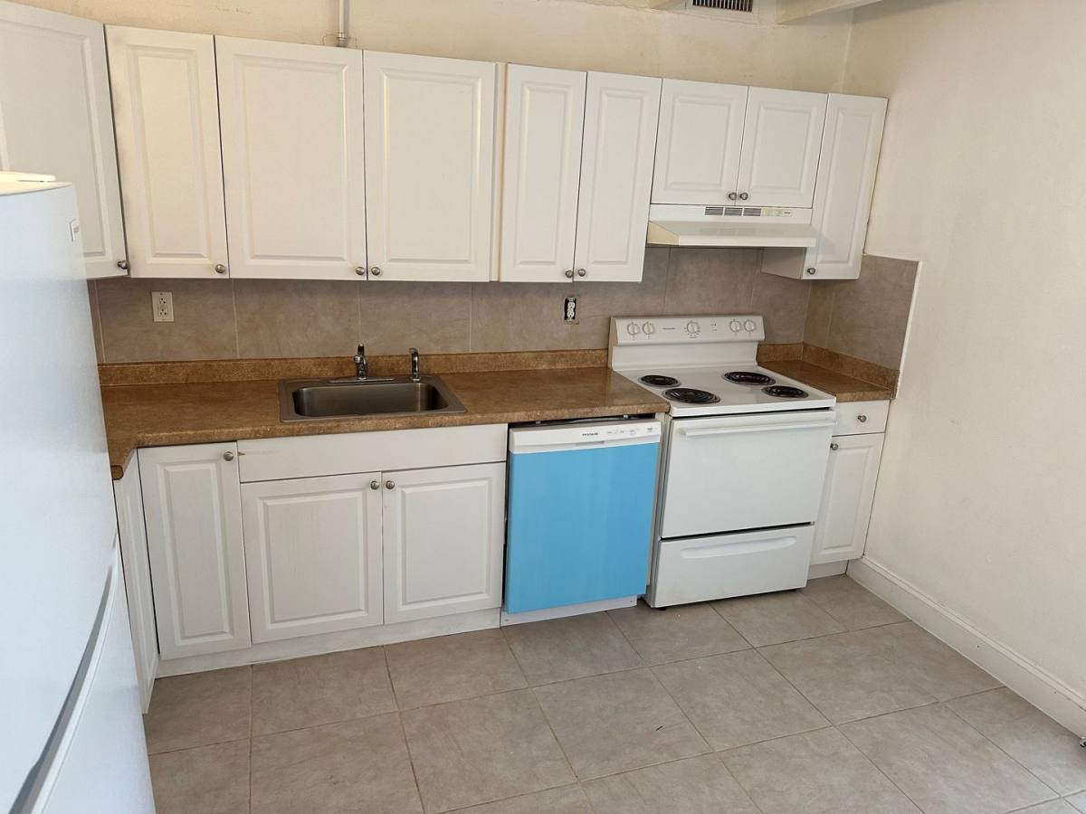 Apartment for rent at 330 NW 20th St, Boca Raton, FL 33431