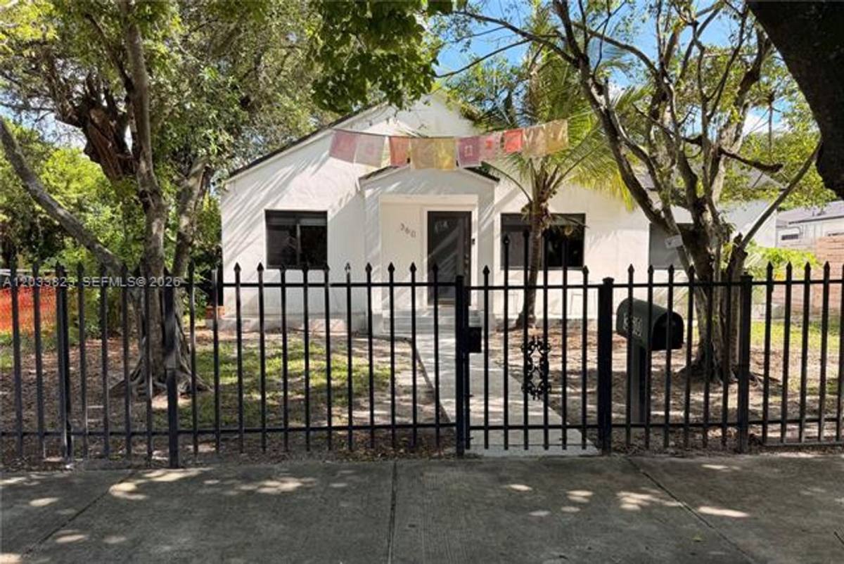 House for rent at 360 NW 40th St, Miami, FL 33127