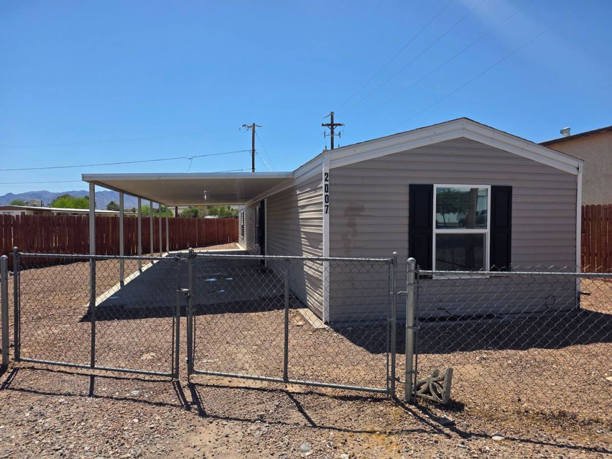 House for rent at 2007 Oswood Lane, Bullhead City, AZ 86442