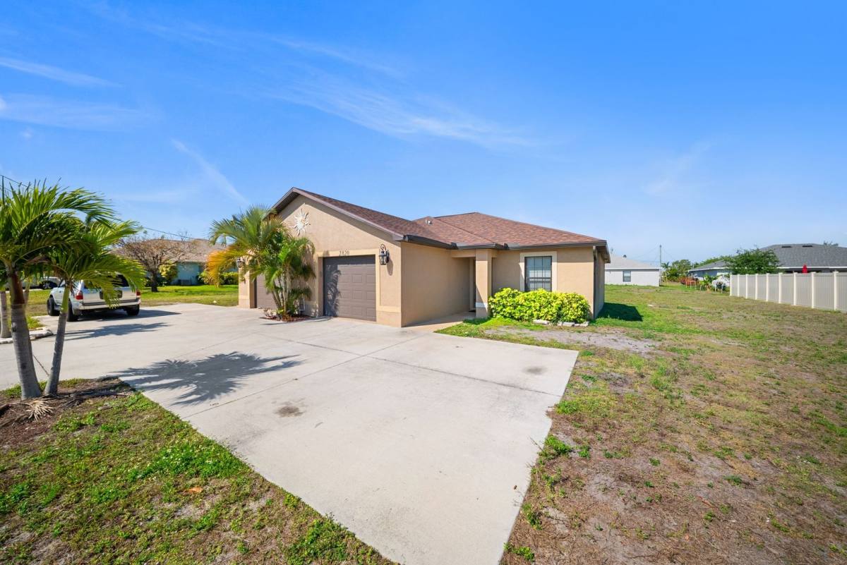 Apartment for rent at 2820-2824 SW 7th Place, Cape Coral, FL 33914