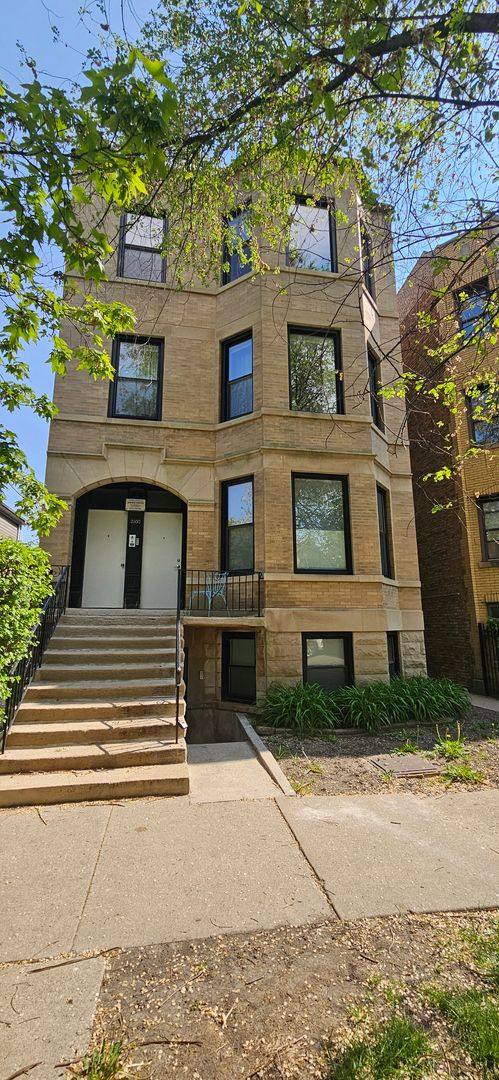 Apartment for rent at 2952 W Nelson, Chicago, IL 60618