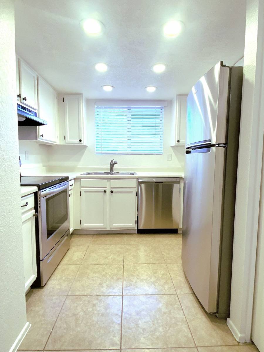 Condo for rent at 3027 E Grandview Rd, Phoenix, AZ 85032