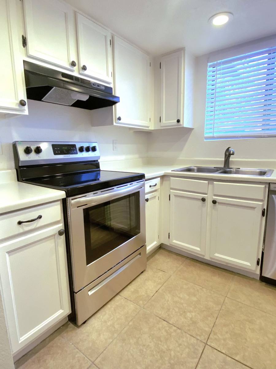 Condo for rent at 3027 E Grandview Rd, Phoenix, AZ 85032