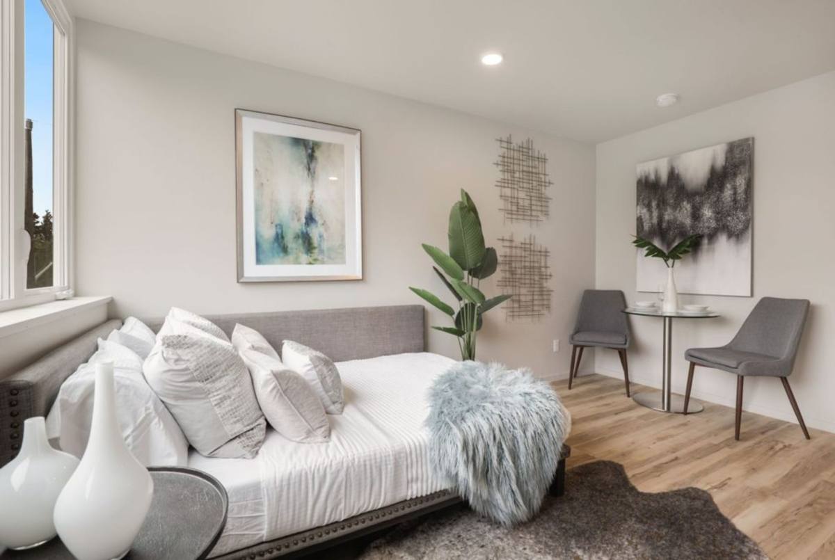 Apartment for rent at 949 N 80th St, Seattle, WA 98103