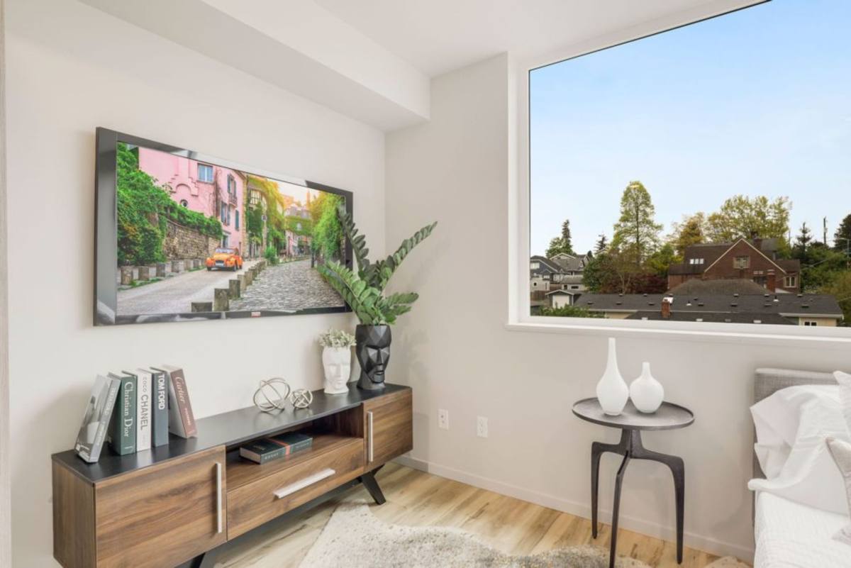 Apartment for rent at 949 N 80th St, Seattle, WA 98103