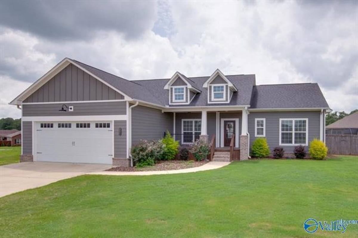 House for rent at 1837 Saddle Trace Lane SE, Cullman, AL 35055