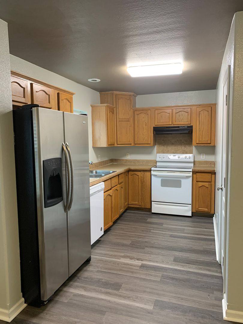 Apartment for rent at 771 Hilltop Dr, Claremore, OK 74017
