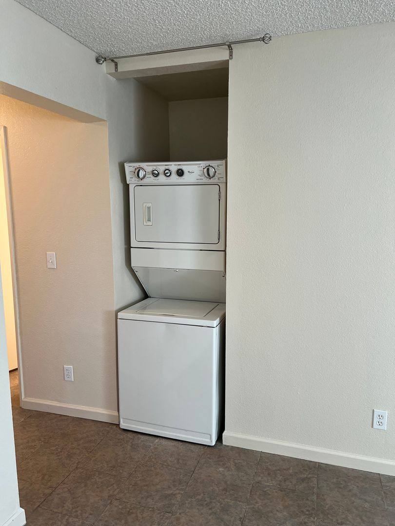 Apartment for rent at 657 W Parlier Ave, Reedley, CA 93654