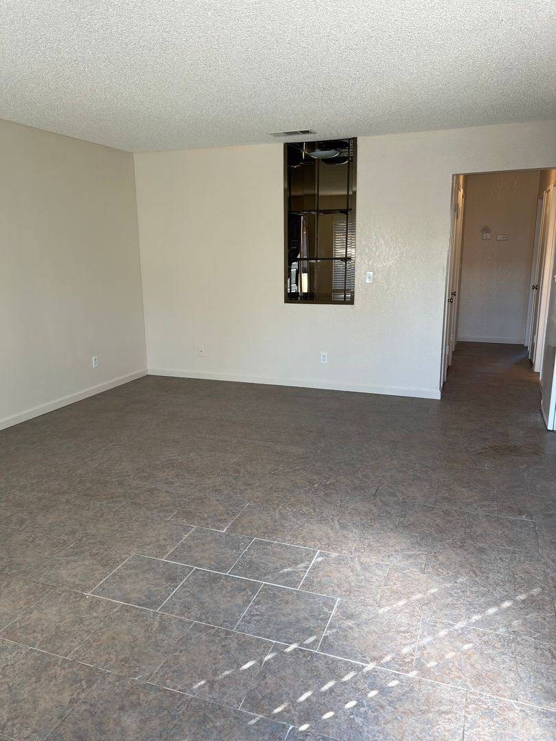 Apartment for rent at 657 W Parlier Ave, Reedley, CA 93654