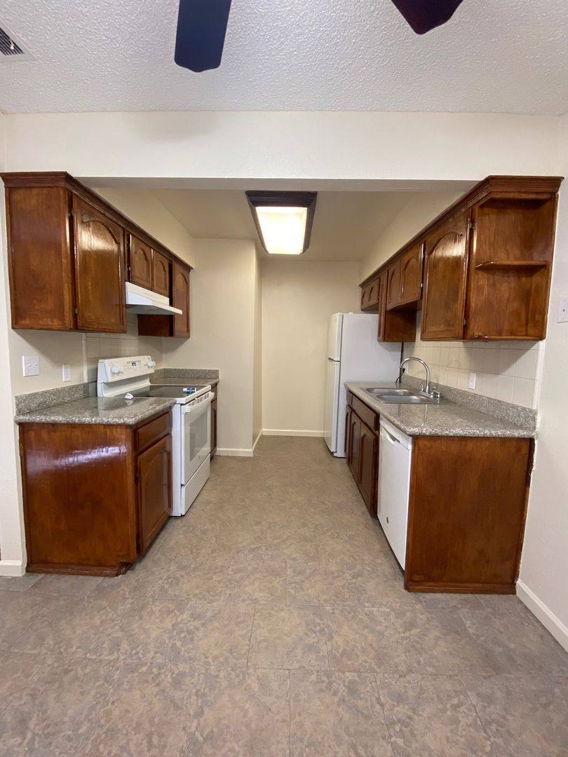 Apartment for rent at 657 W Parlier Ave, Reedley, CA 93654
