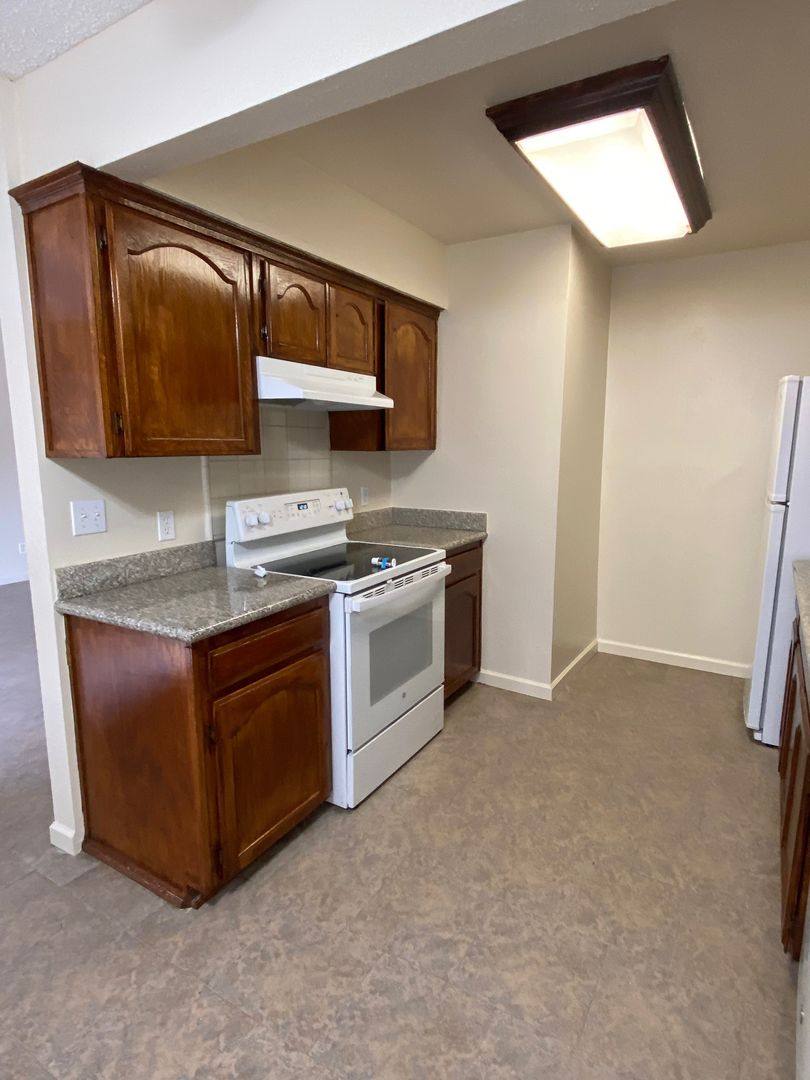 Apartment for rent at 657 W Parlier Ave, Reedley, CA 93654