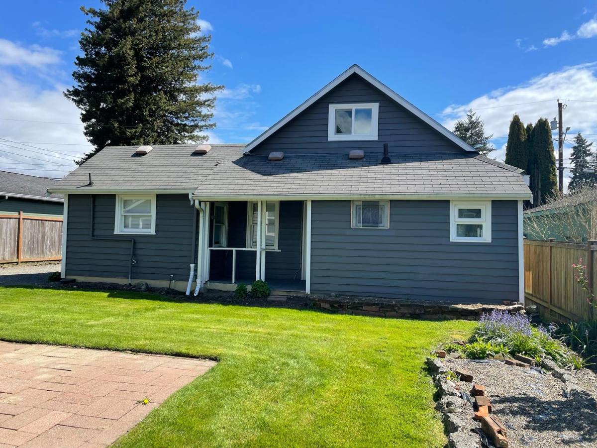 Apartment for rent at 2519 Baker Ave, Everett, WA 98201