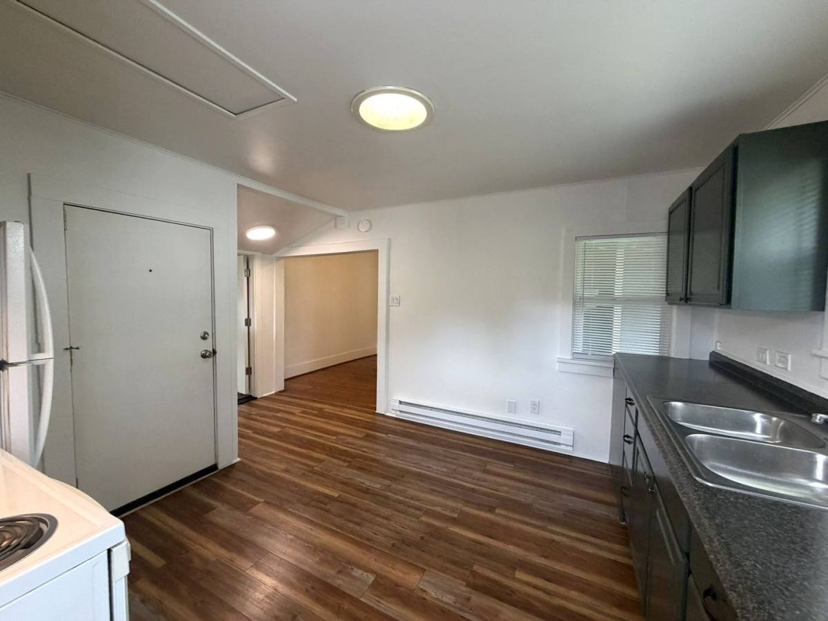 Apartment for rent at 2519 Baker Ave, Everett, WA 98201