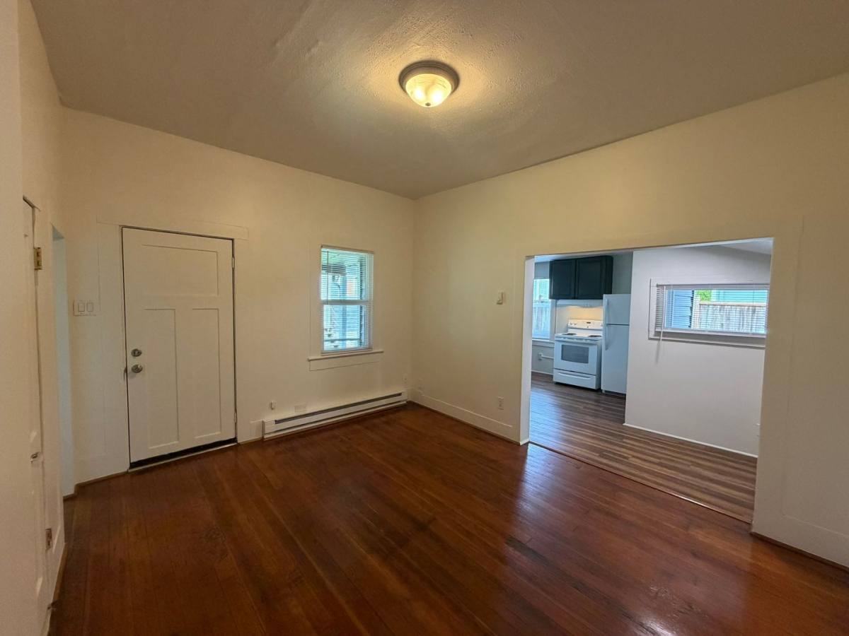 Apartment for rent at 2519 Baker Ave, Everett, WA 98201