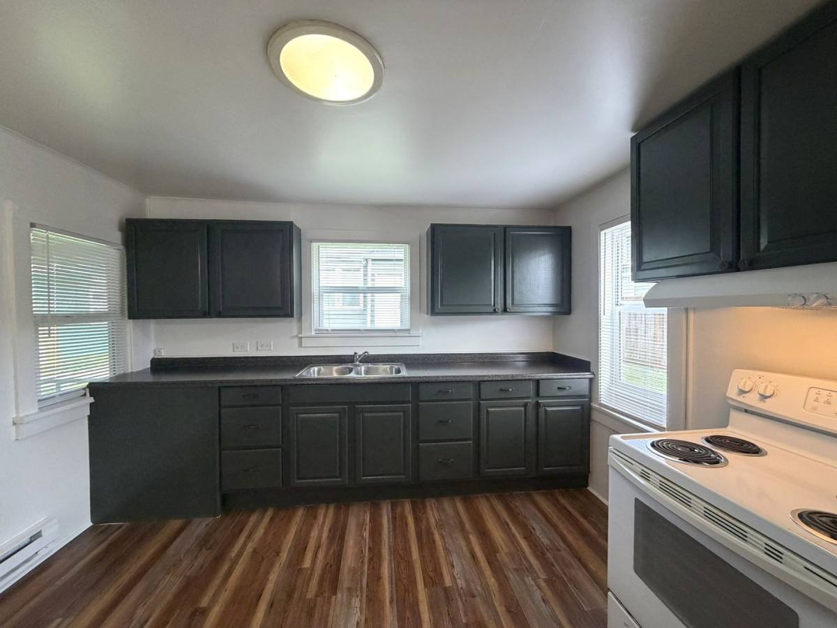 Apartment for rent at 2519 Baker Ave, Everett, WA 98201