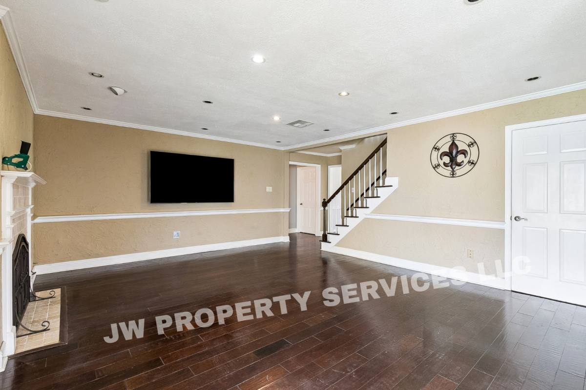 House for rent at 3228 Lake Trail Dr, Metairie, LA 70003