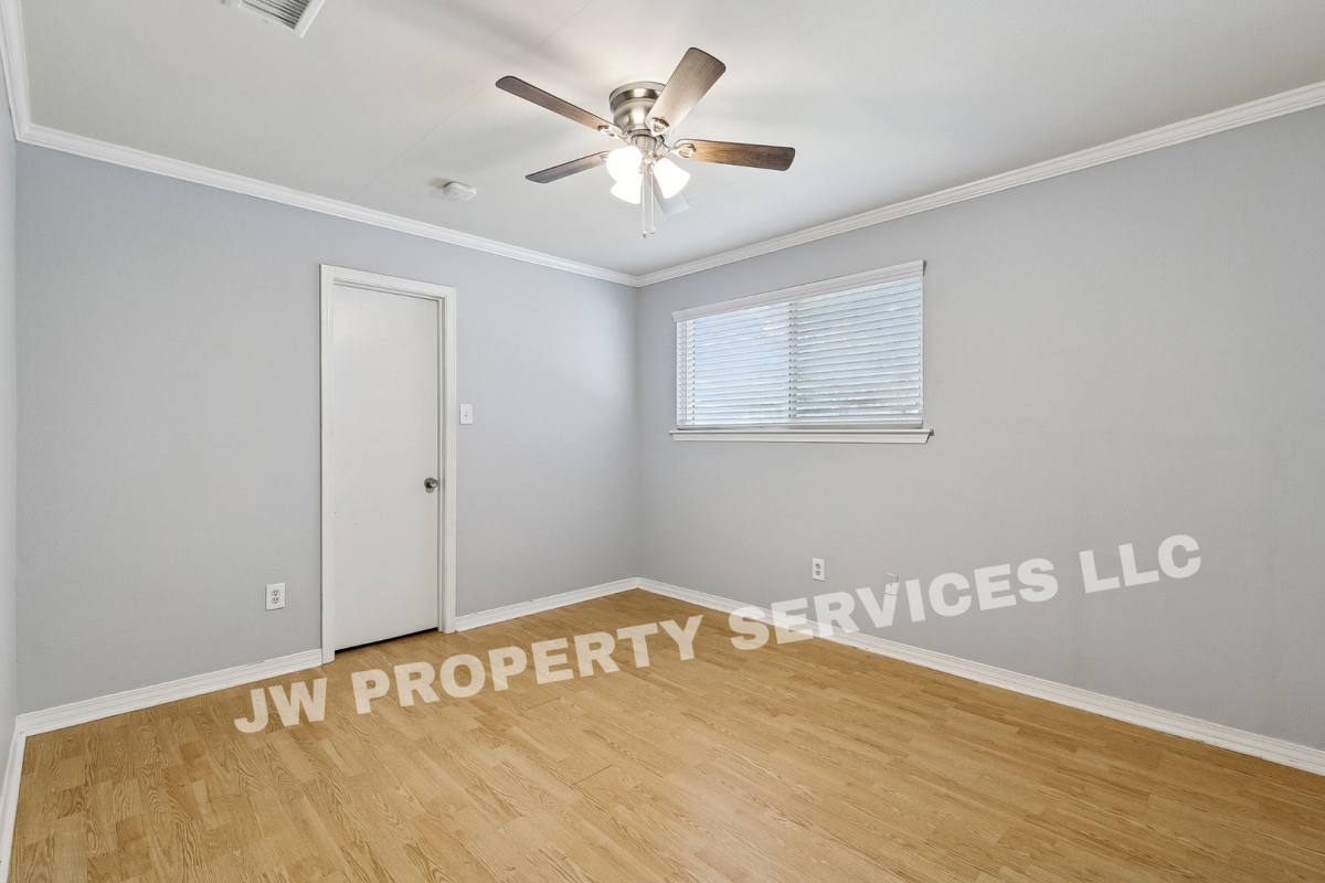 House for rent at 3228 Lake Trail Dr, Metairie, LA 70003