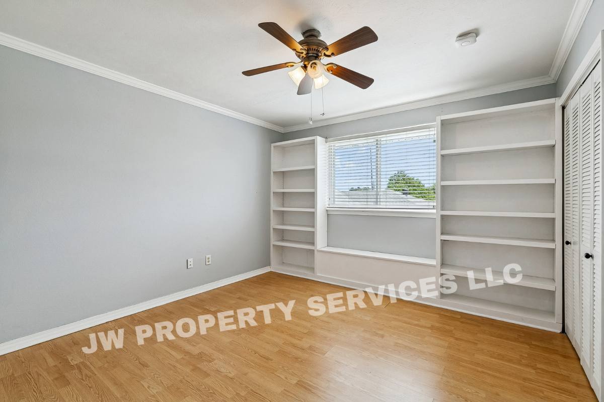 House for rent at 3228 Lake Trail Dr, Metairie, LA 70003