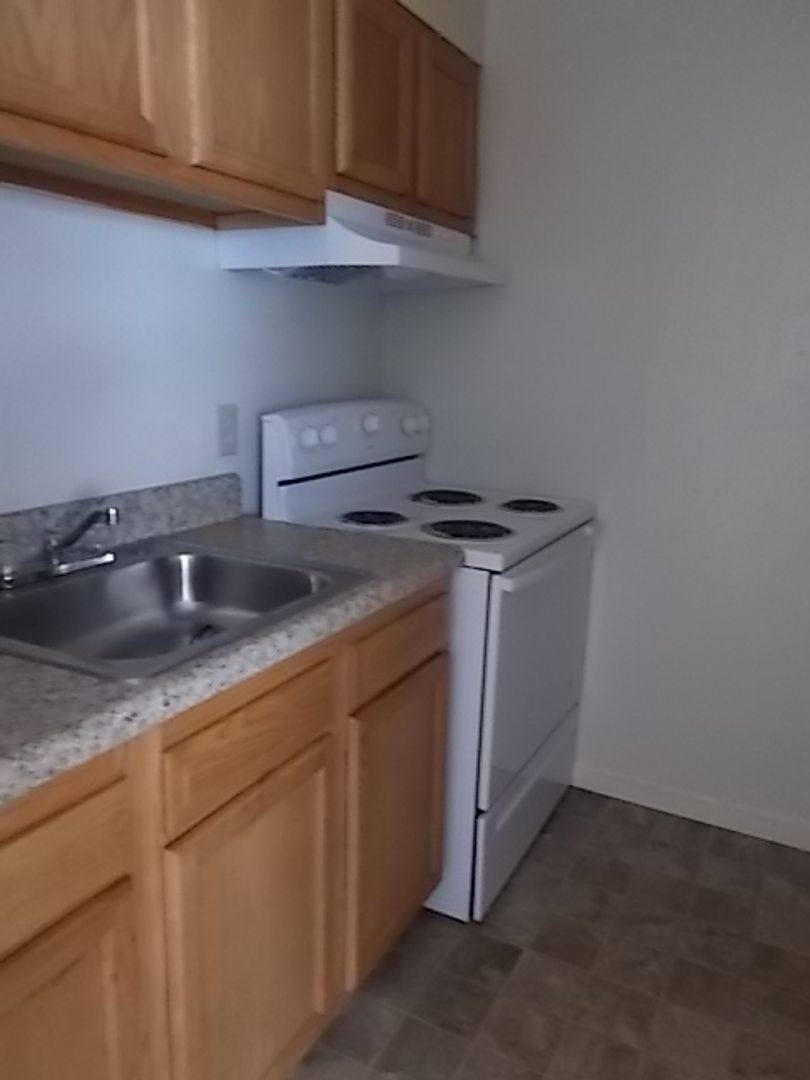 Apartment for rent at 19 Roland Dr, Hampton, VA 23669