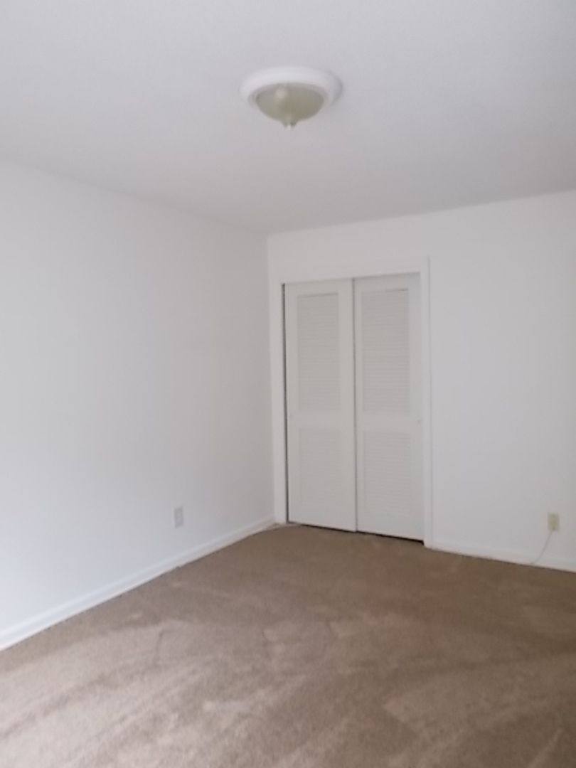 Apartment for rent at 19 Roland Dr, Hampton, VA 23669