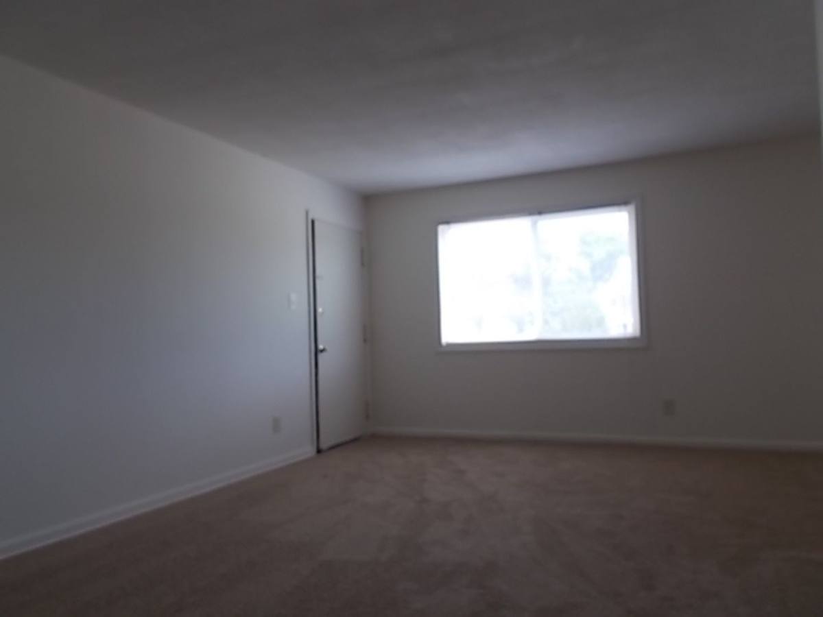 Apartment for rent at 19 Roland Dr, Hampton, VA 23669