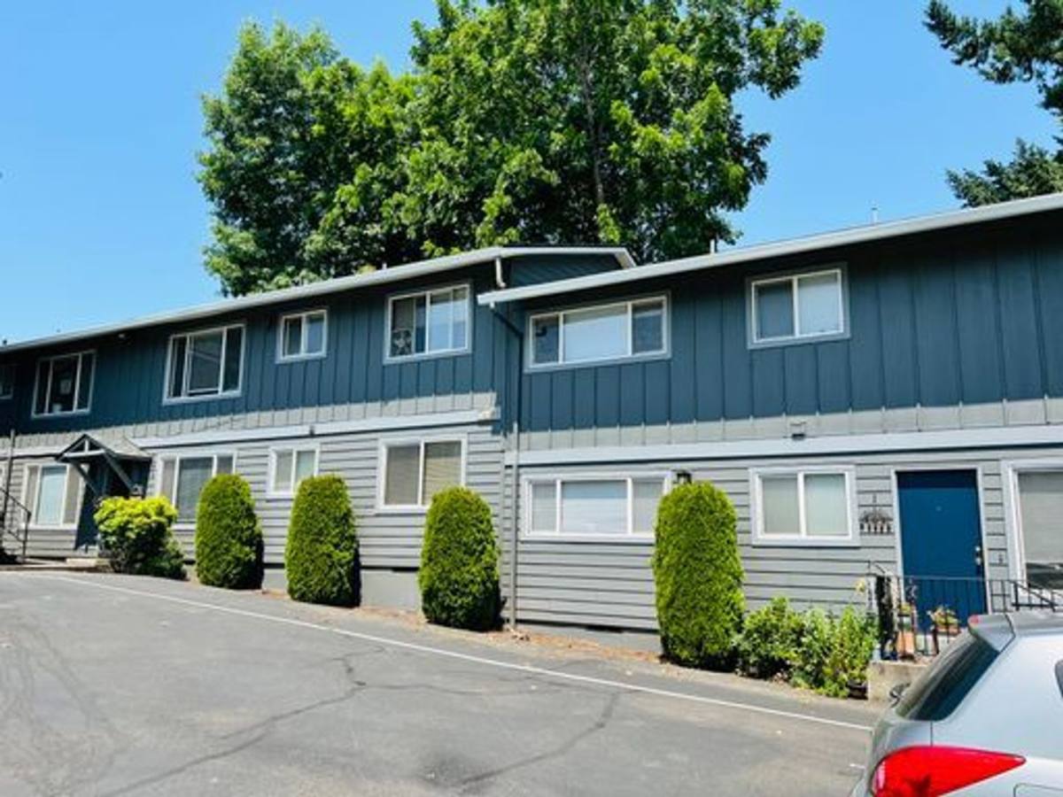 Apartment for rent at 1415 SE Cora St, Portland, OR 97202