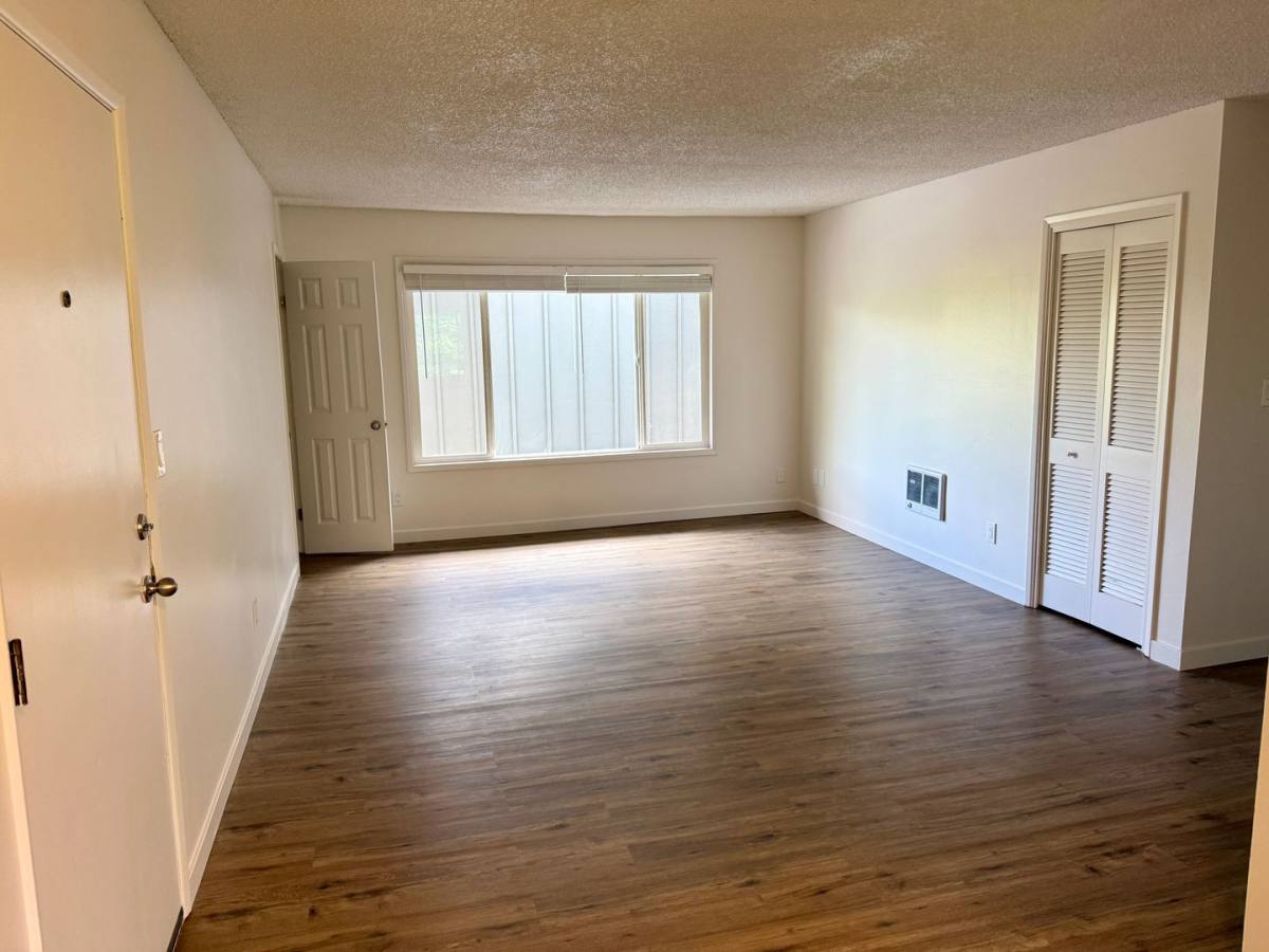 Apartment for rent at 1415 SE Cora St, Portland, OR 97202