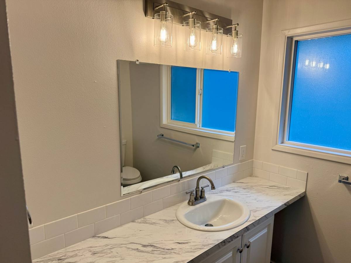 Apartment for rent at 1415 SE Cora St, Portland, OR 97202
