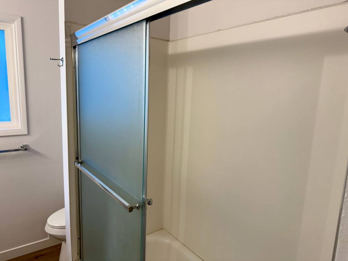 Apartment for rent at 1415 SE Cora St, Portland, OR 97202