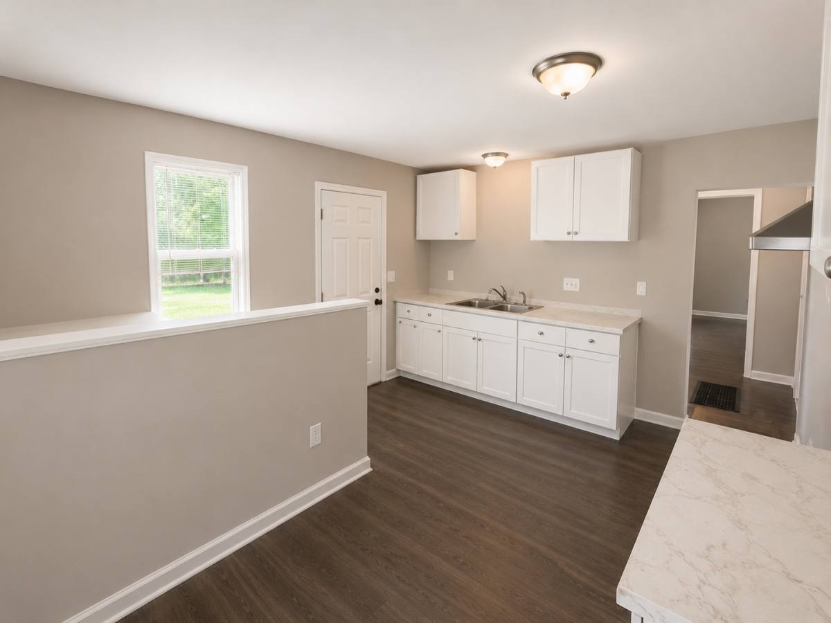 House for rent at 24 Vierling Dr, Saint Louis, MO 63135