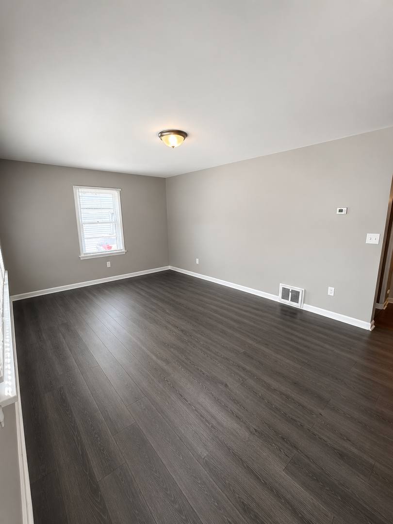 House for rent at 24 Vierling Dr, Saint Louis, MO 63135
